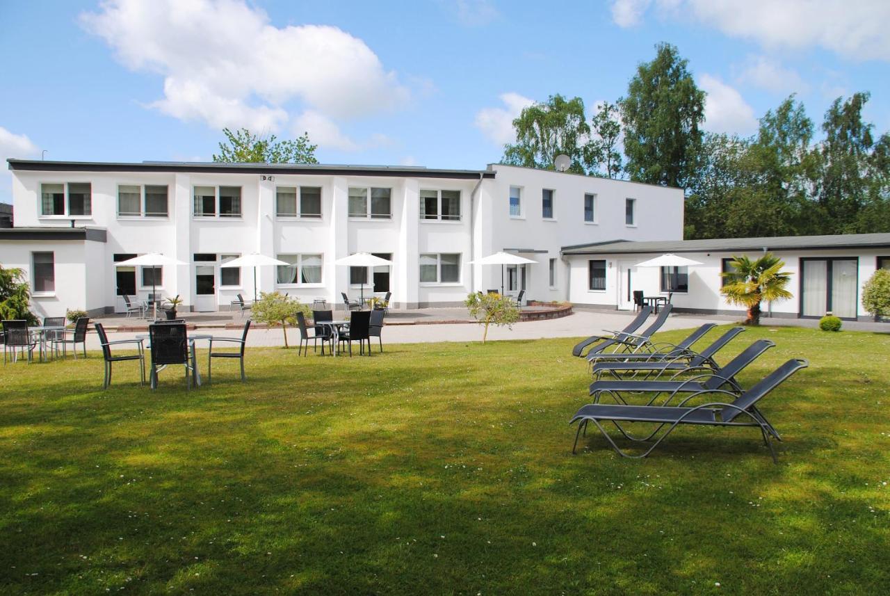 Appartementanlage-Ferienwohnungen Weisse Moewe Sassnitz Exterior photo